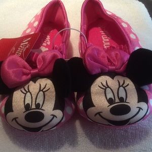 Disney Girls Minnie Mouse Slippers. NWT